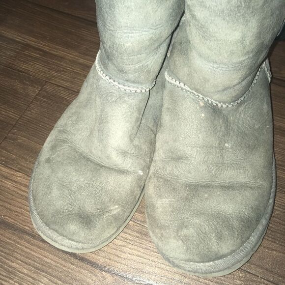 Uggs gray shearling lined buttoned tall winter boots - Picture 2 of 5